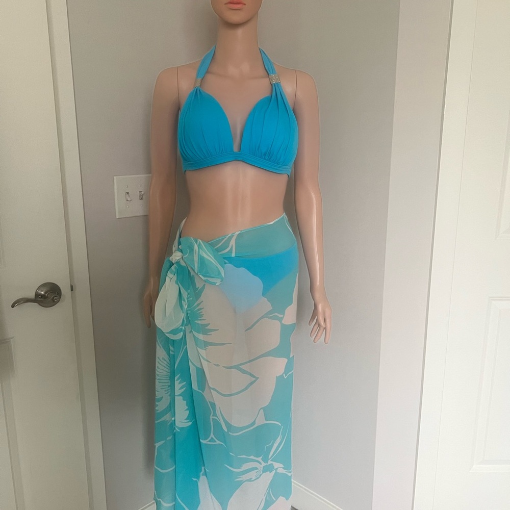 Turquoise and white Halter Floral Sarong. One size